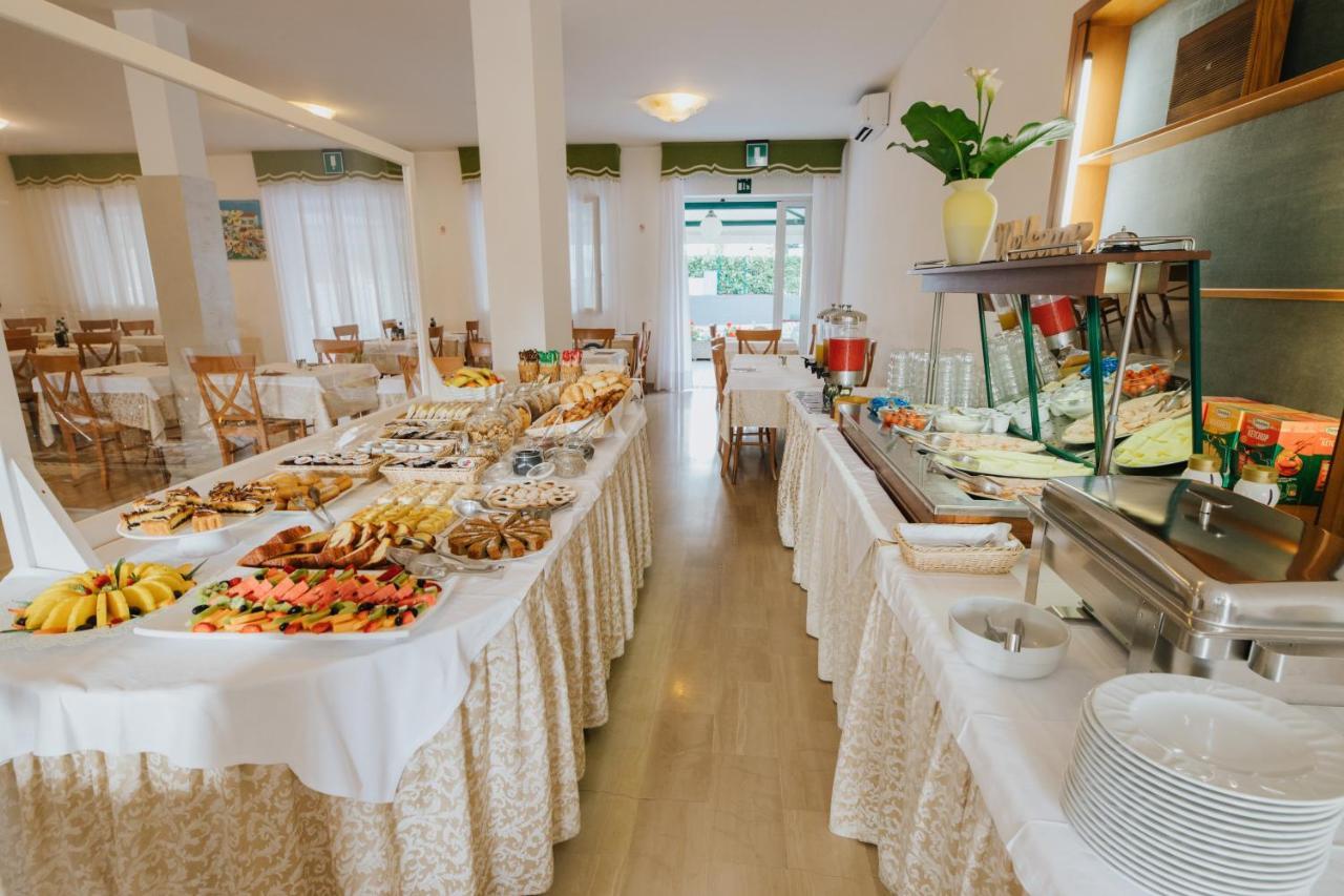 Hotel Gloria Lignano Sabbiadoro Eksteriør billede