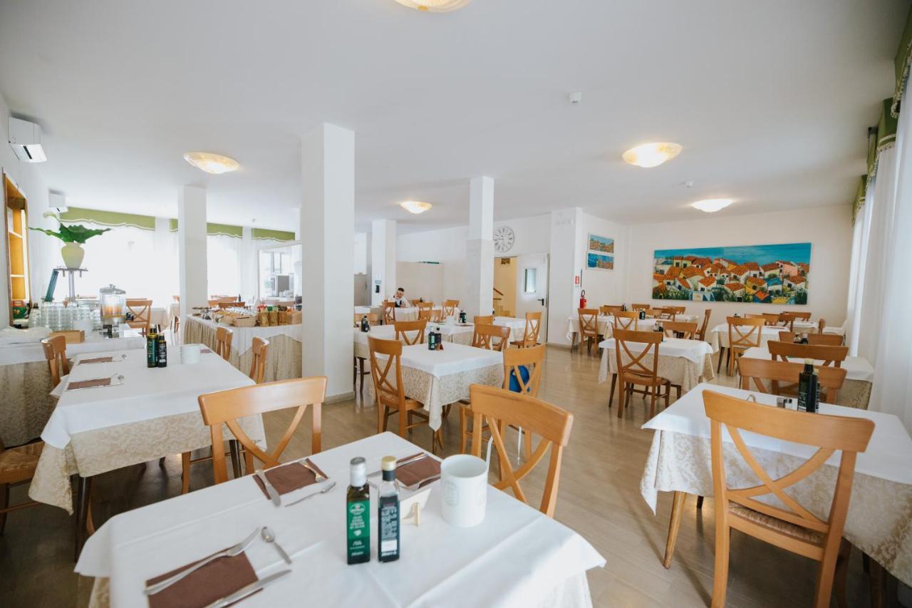 Hotel Gloria Lignano Sabbiadoro Eksteriør billede