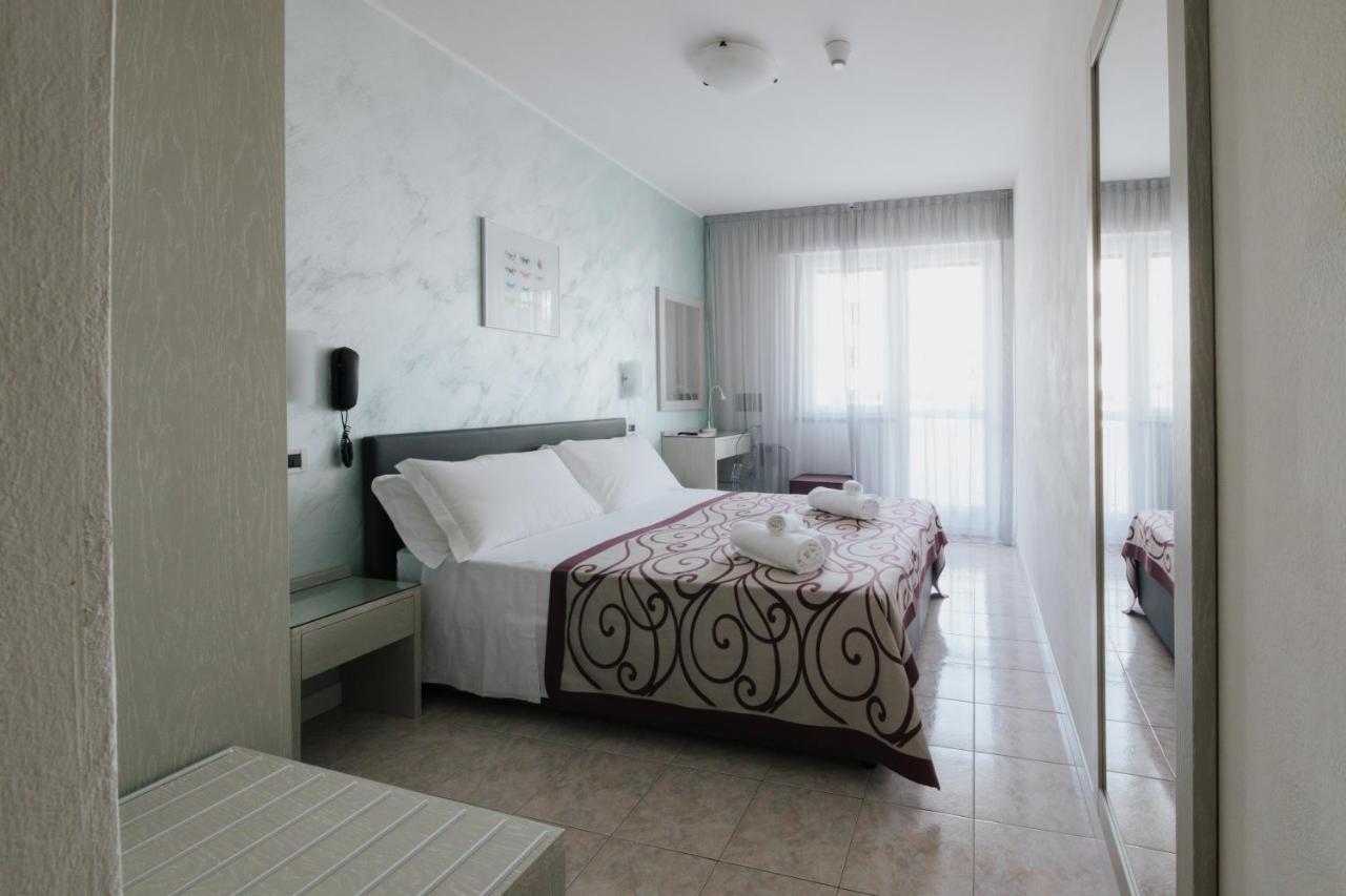 Hotel Gloria Lignano Sabbiadoro Eksteriør billede