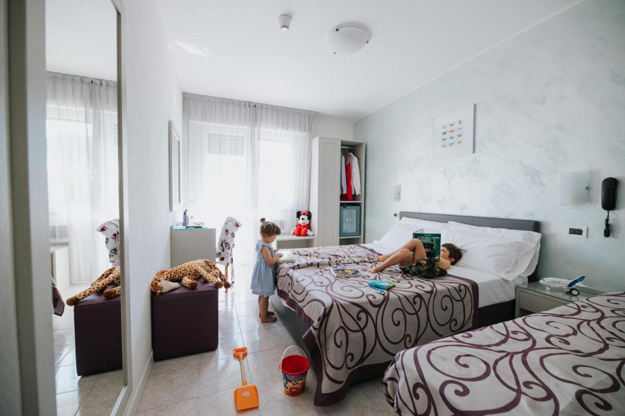 Hotel Gloria Lignano Sabbiadoro Eksteriør billede