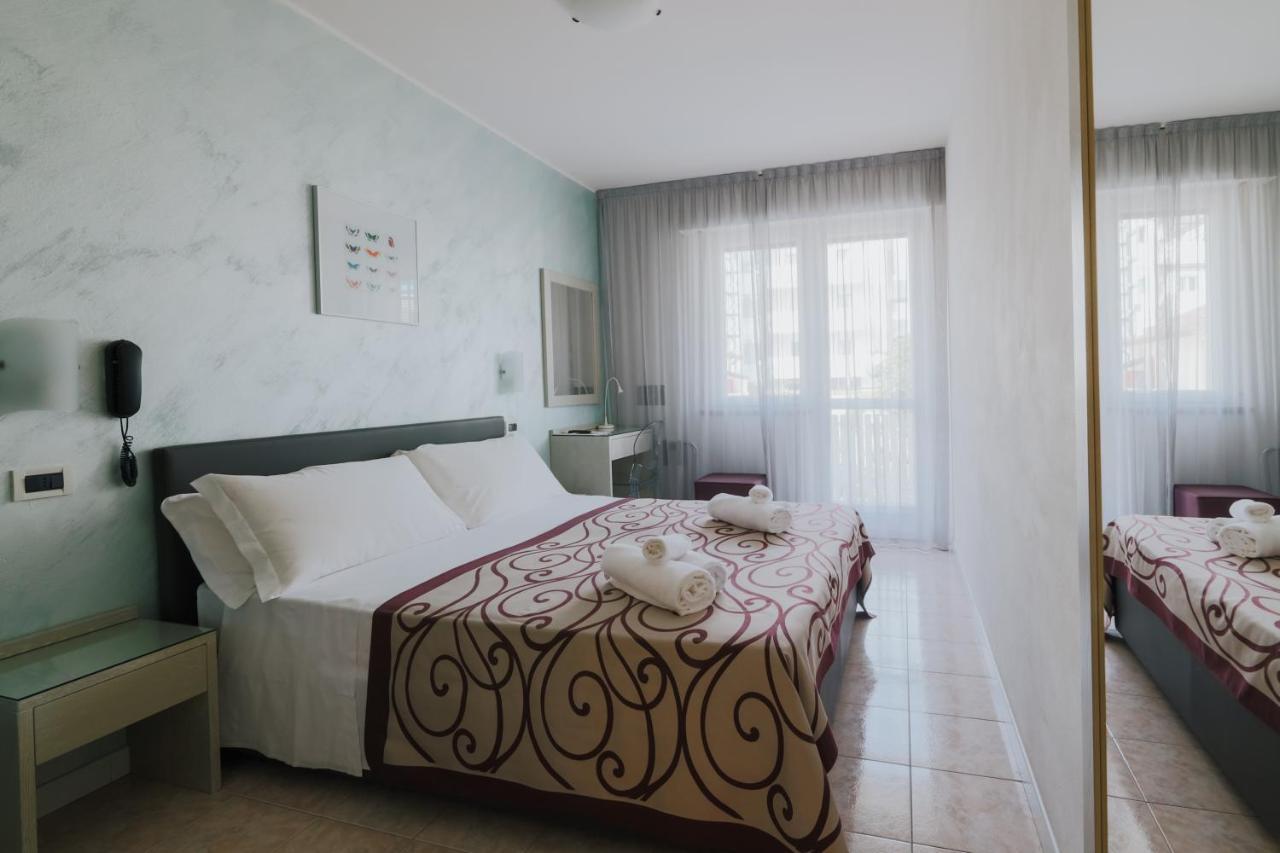 Hotel Gloria Lignano Sabbiadoro Eksteriør billede