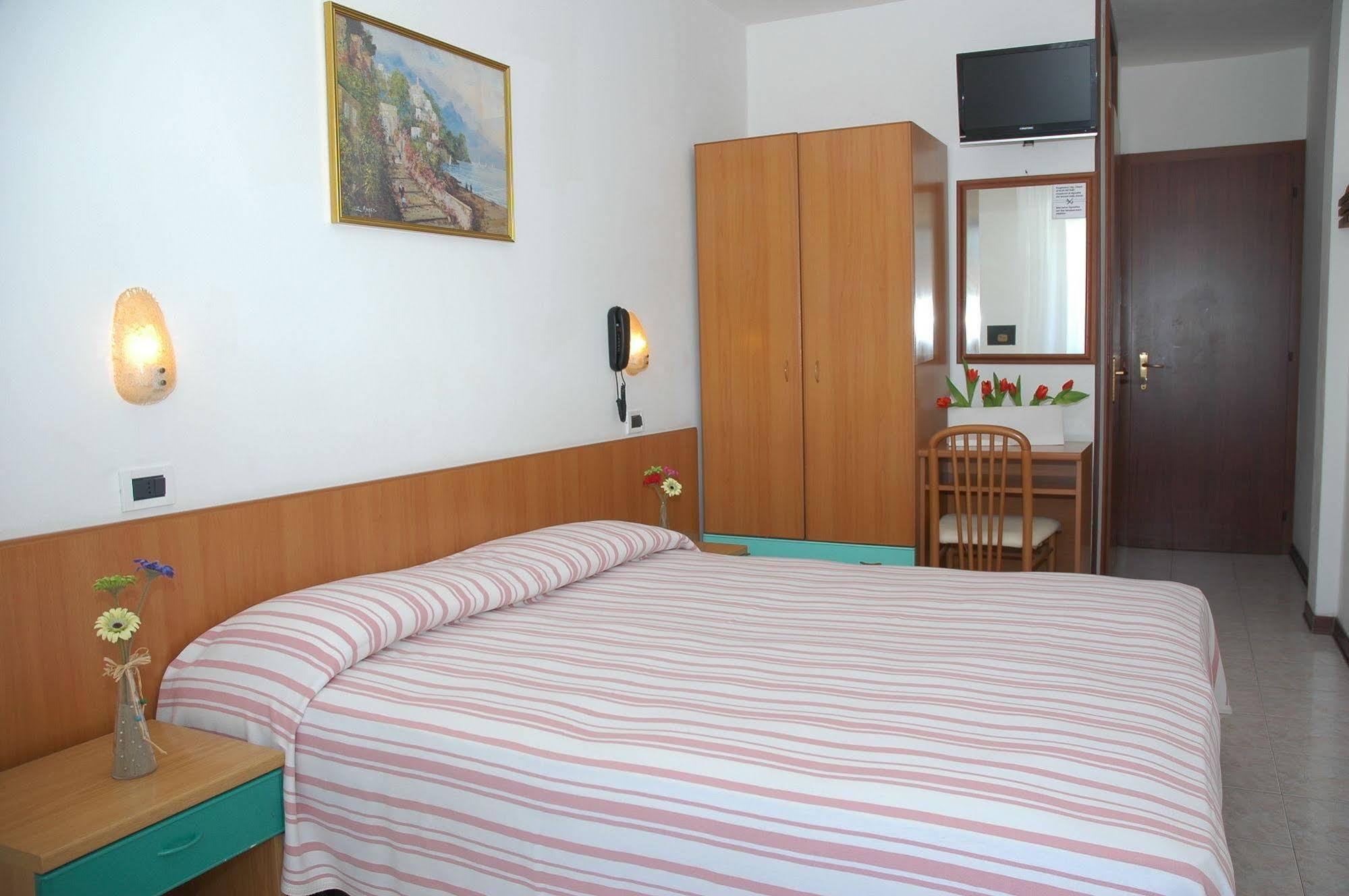 Hotel Gloria Lignano Sabbiadoro Eksteriør billede